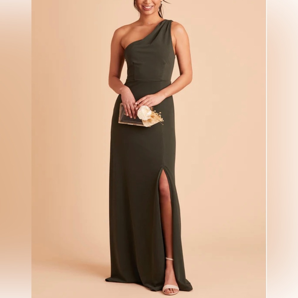 Kira crepe dress . Worn once for a few hours and dry cleaned!